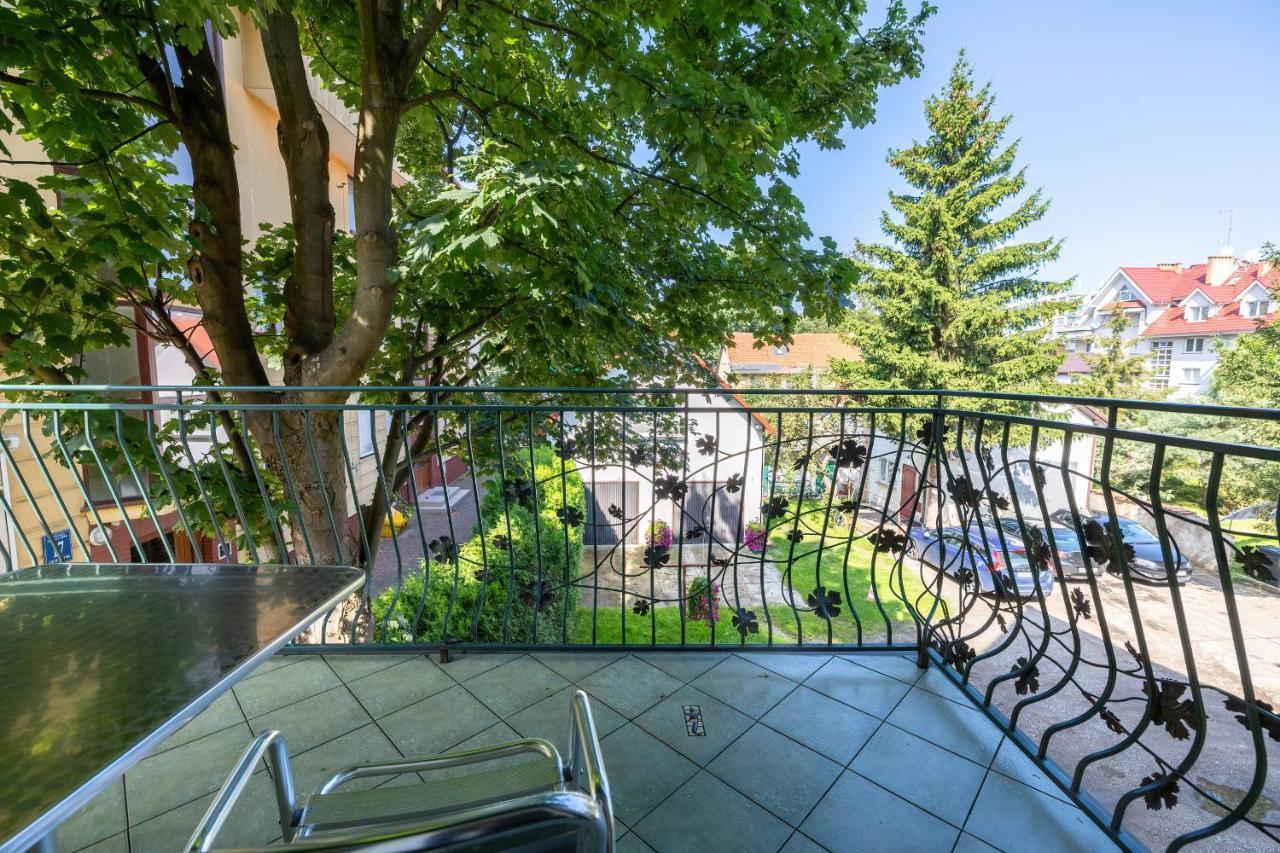 Bright & Spacious Family Apartment In Miedzyzdroje With Parking And 3 Balconies By Noclegi Renters Exterior photo
