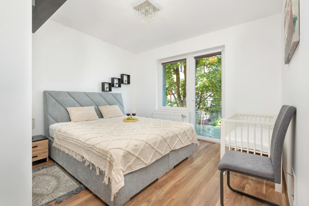 Bright & Spacious Family Apartment In Miedzyzdroje With Parking And 3 Balconies By Noclegi Renters Exterior photo