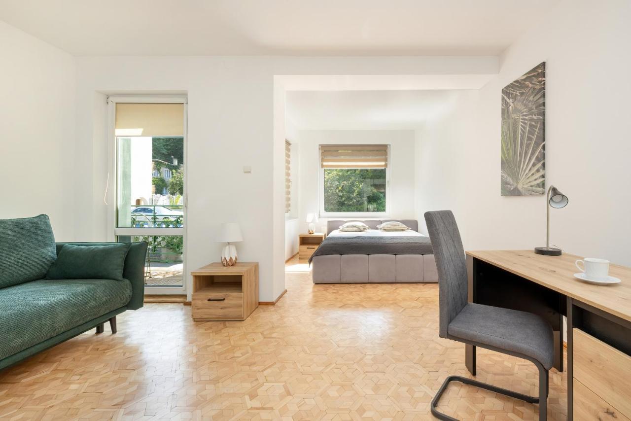Bright & Spacious Family Apartment In Miedzyzdroje With Parking And 3 Balconies By Noclegi Renters Exterior photo