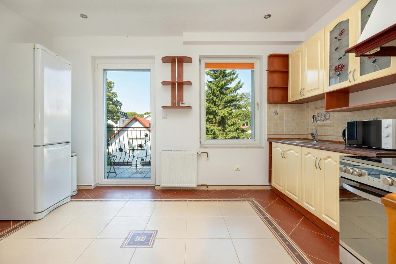 Bright & Spacious Family Apartment In Miedzyzdroje With Parking And 3 Balconies By Noclegi Renters Exterior photo